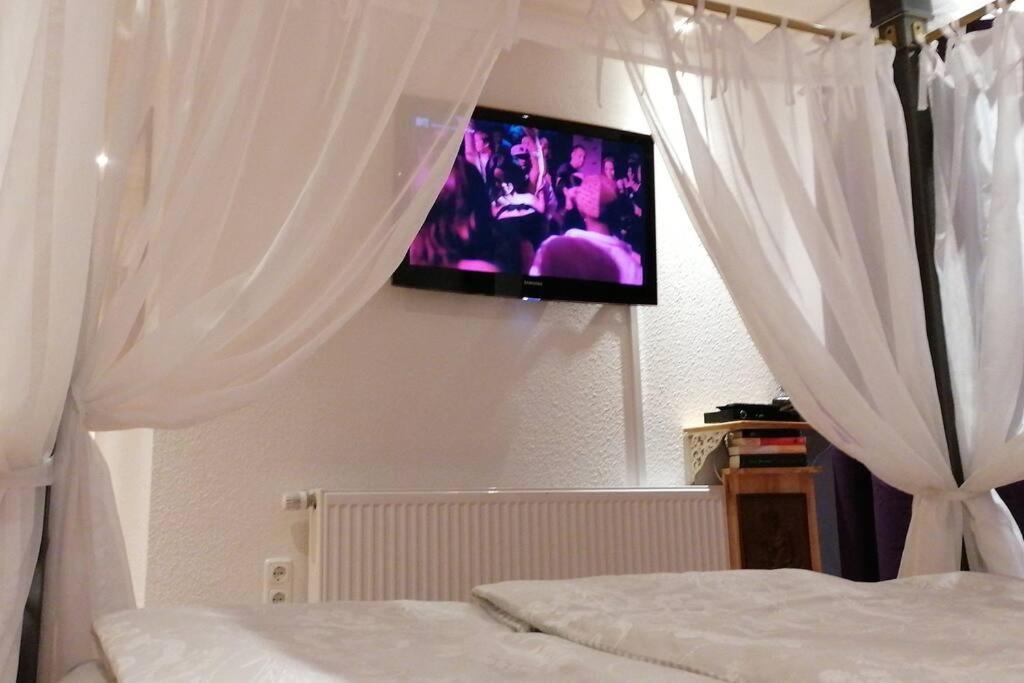 Vakantiehuis Romantisches In - Historisches Mit Privatem Check-in